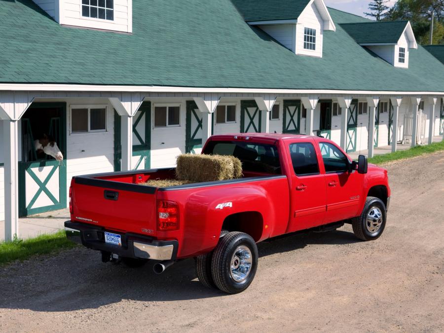  GMC Sierra 3500 HD SLT Crew Cab 2010 года  (фото 6 из 9)
